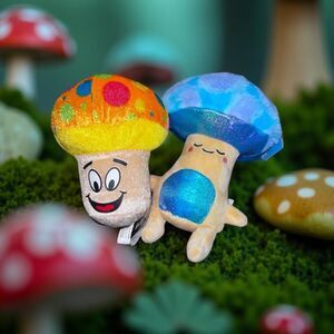 2 NWT Plush Mushroom Stuffed Russ & Toy Works Plush 5” P37